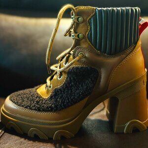 Sorel Brex heel cozy lace boots